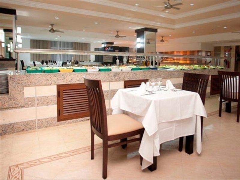 Hotel Riu Naiboa